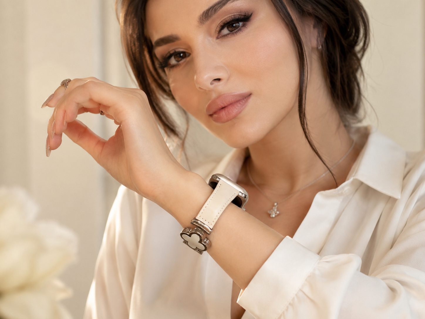 רצועת עור פרח הזהב ל־ Apple Watch